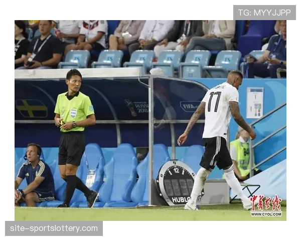 突发:马赛对阵雷恩一役,客队中卫奥马里犯规直红下场 突发:马赛对阵雷恩一役,客队中卫奥马里犯规直红下场