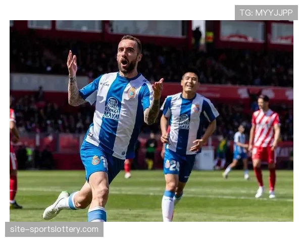 实时:赫罗纳利用对方角球失误,5秒内完成反击破门取得领先 实时:赫罗纳利用对方角球失误,5秒内完成反击破门取得领先